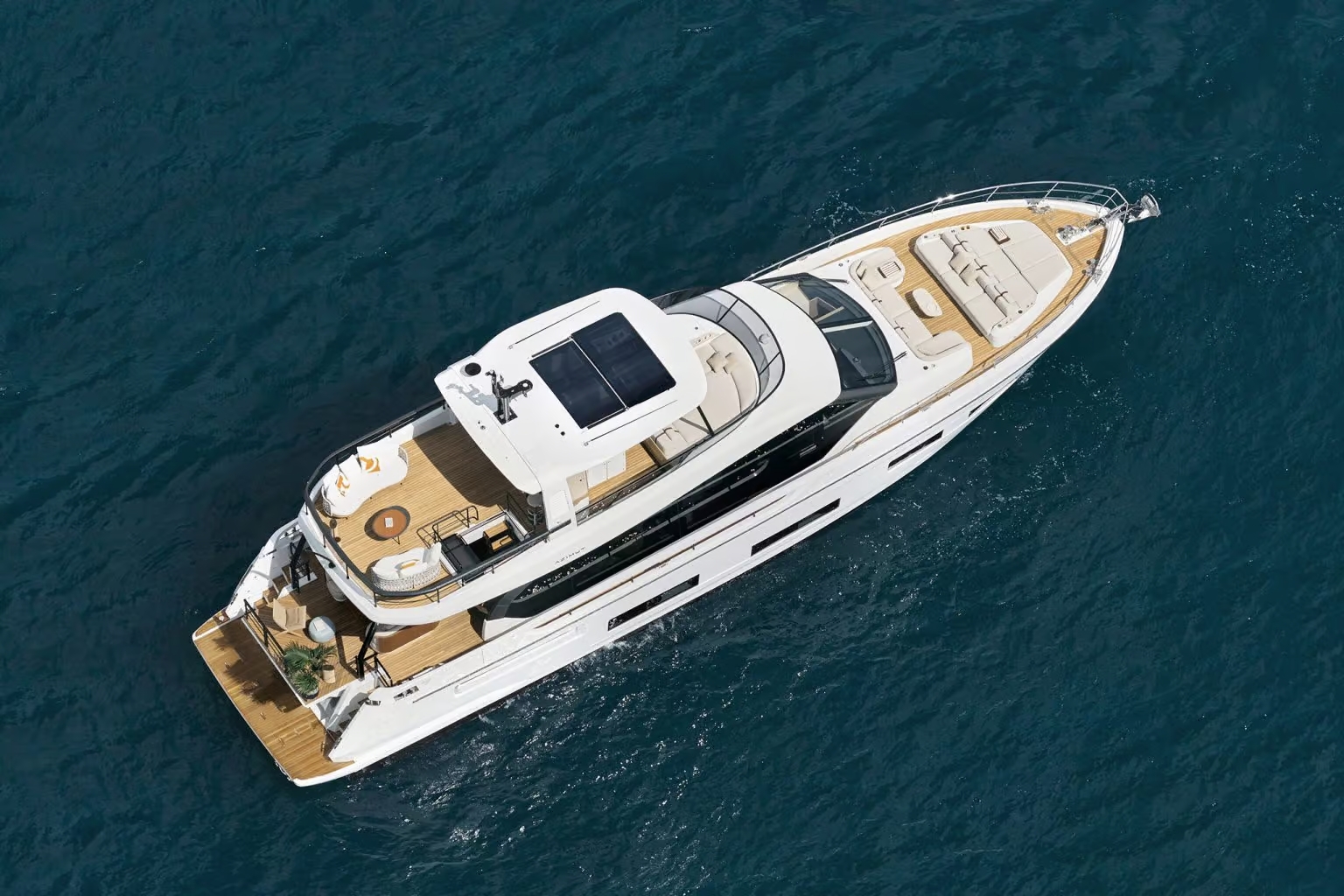 Aqualis yacht cruising in the Mediterranean